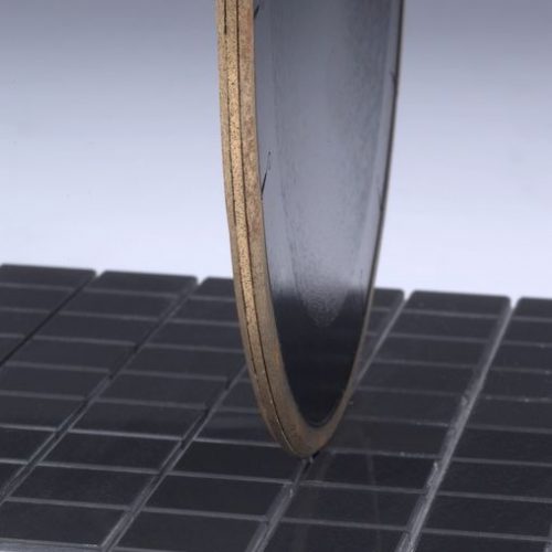 133-1.Saw Blades for Non-slip Grooves